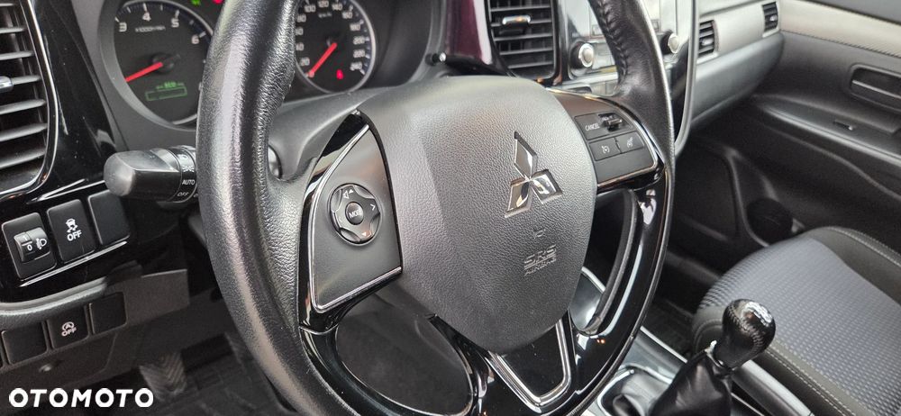 Mitsubishi Outlander 2.0 2WD Diamant Edition - 30