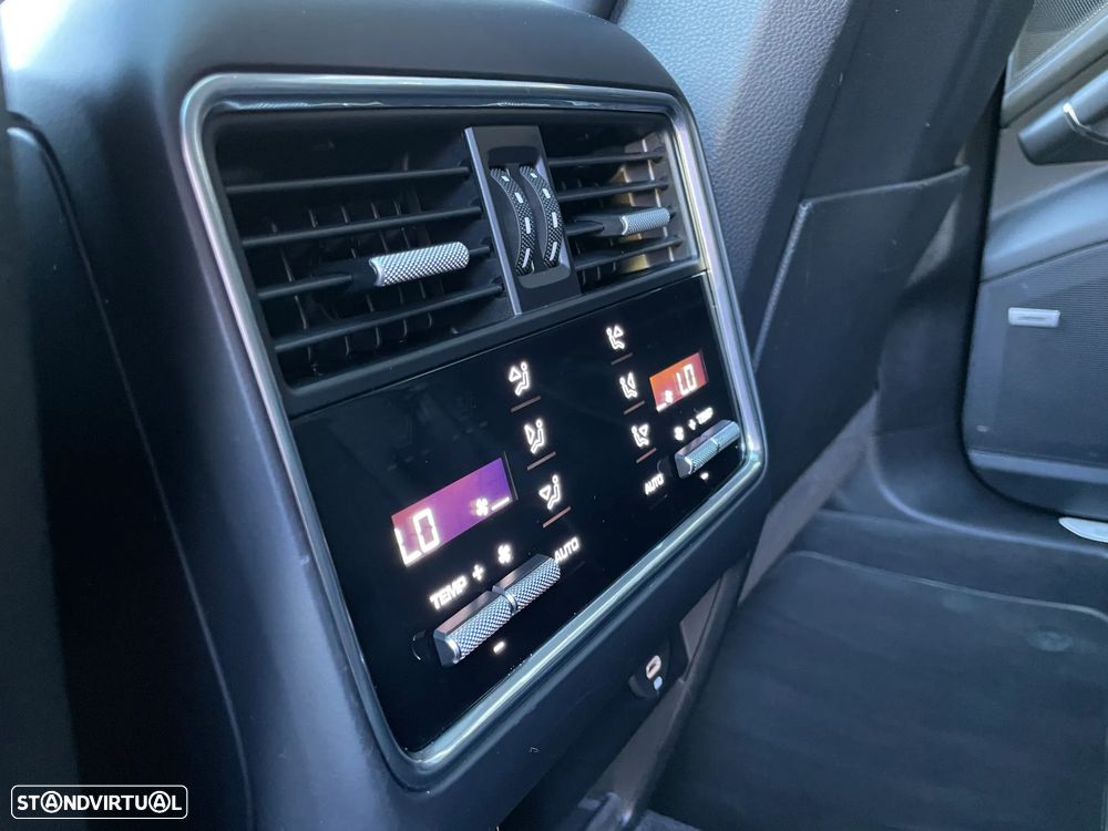 Porsche Cayenne Coupé E-Hybrid - 38