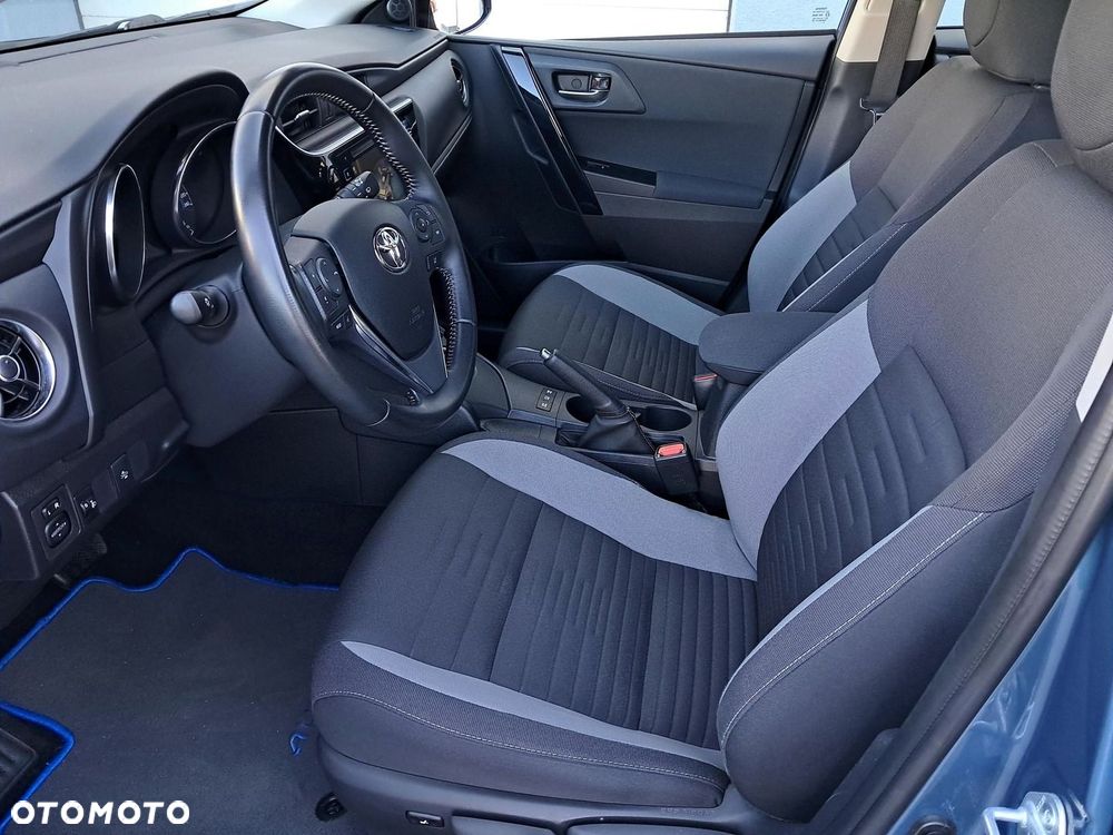 Toyota Auris - 14