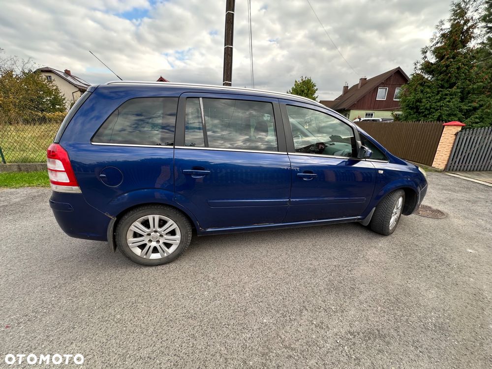 Opel Zafira 1.9 CDTI Cosmo - 4