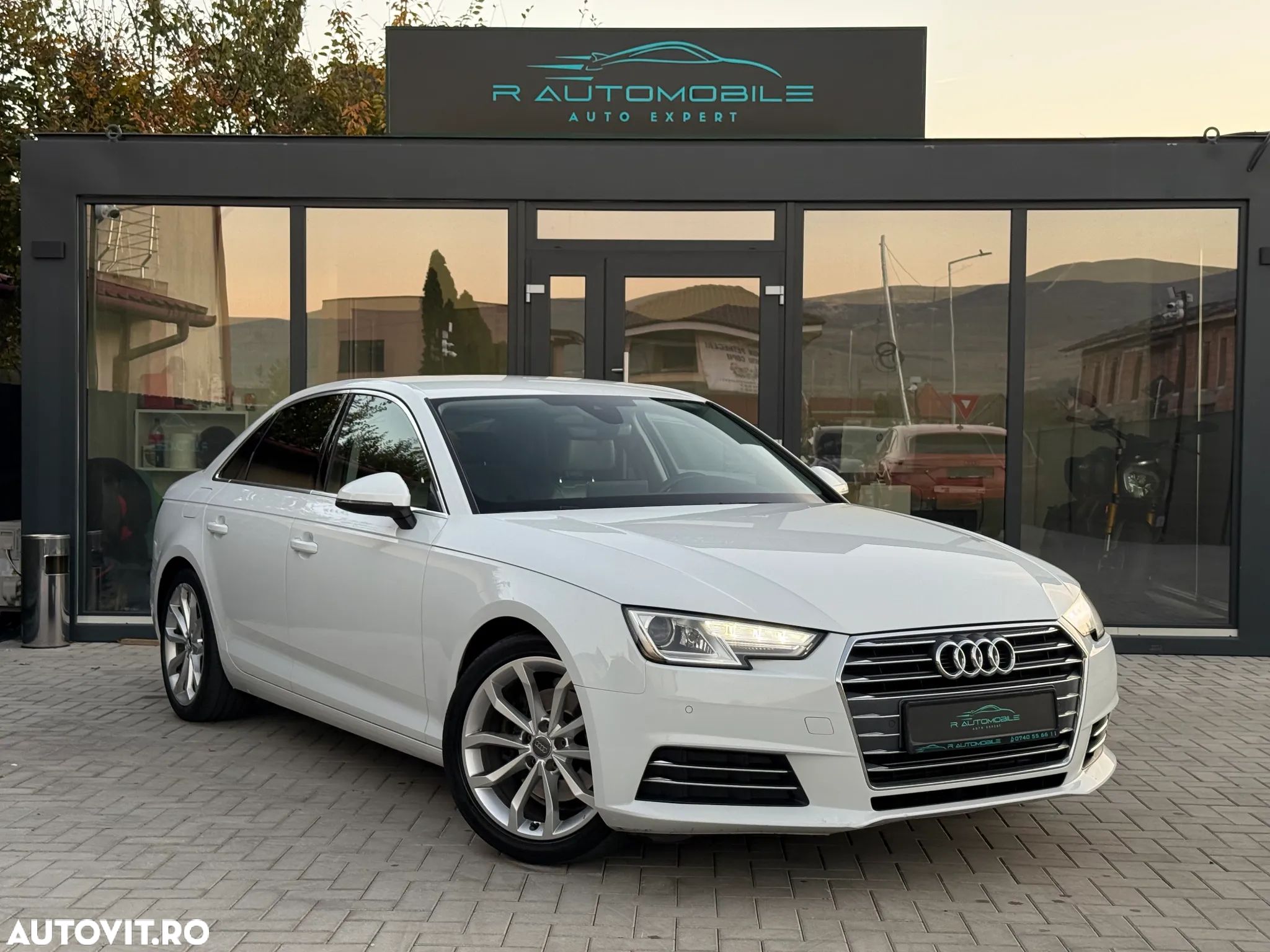 Audi A4 2.0 TDI ultra S tronic Sport - 1