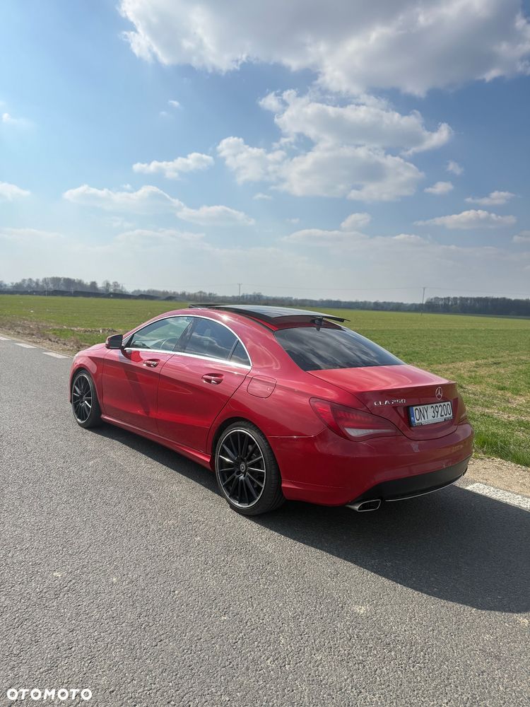 Mercedes-Benz CLA 250 7G-DCT - 9