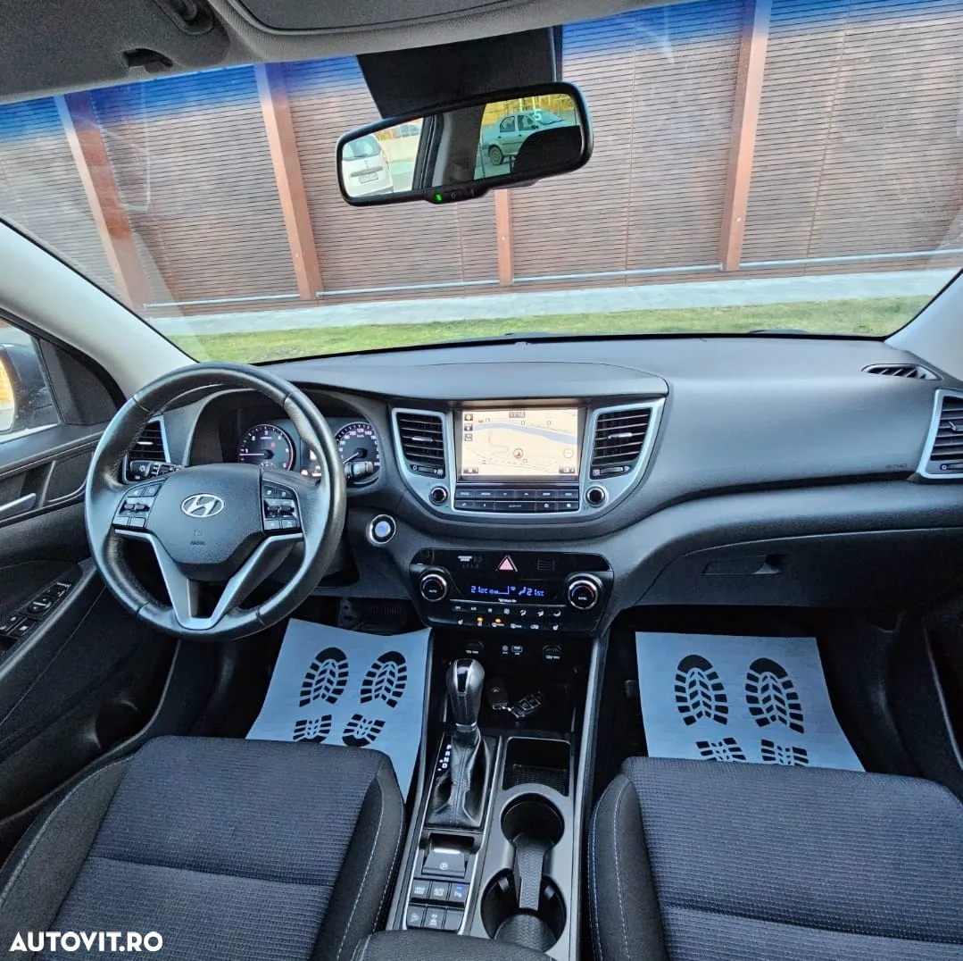 Hyundai Tucson 2.0 CRDI 4WD 8AT Luxury - 9