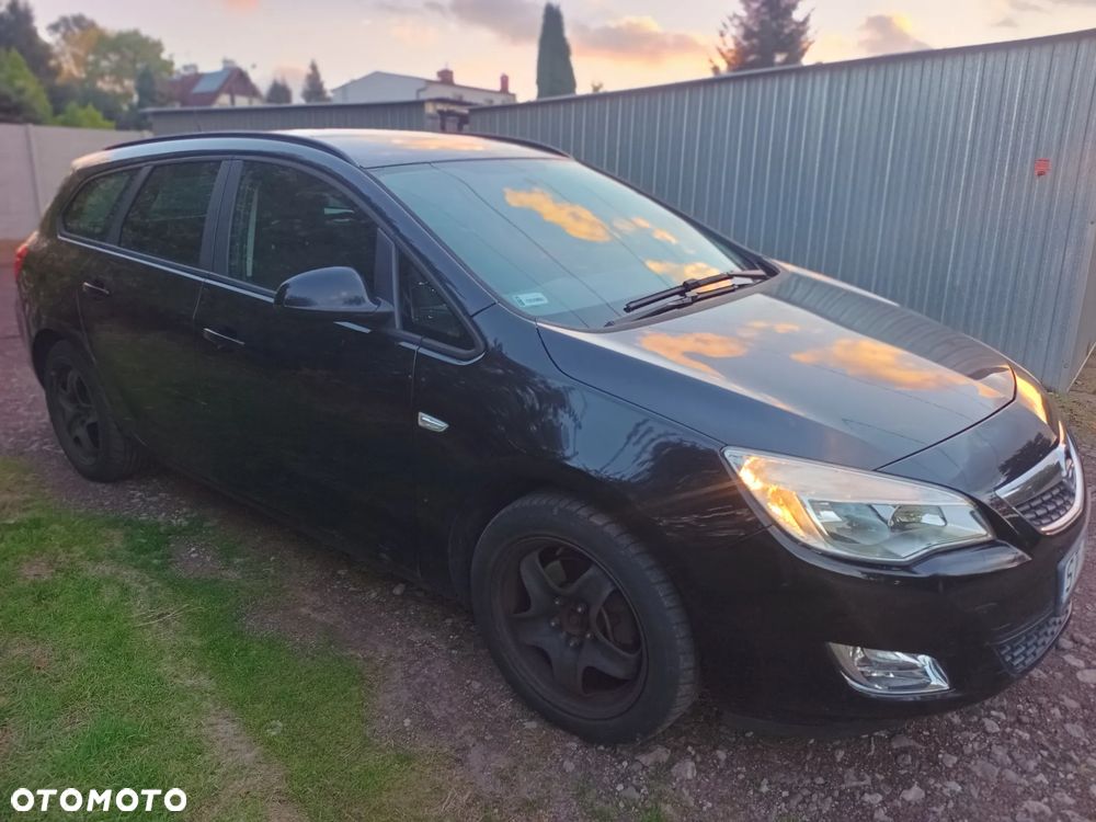 Opel Astra 2011