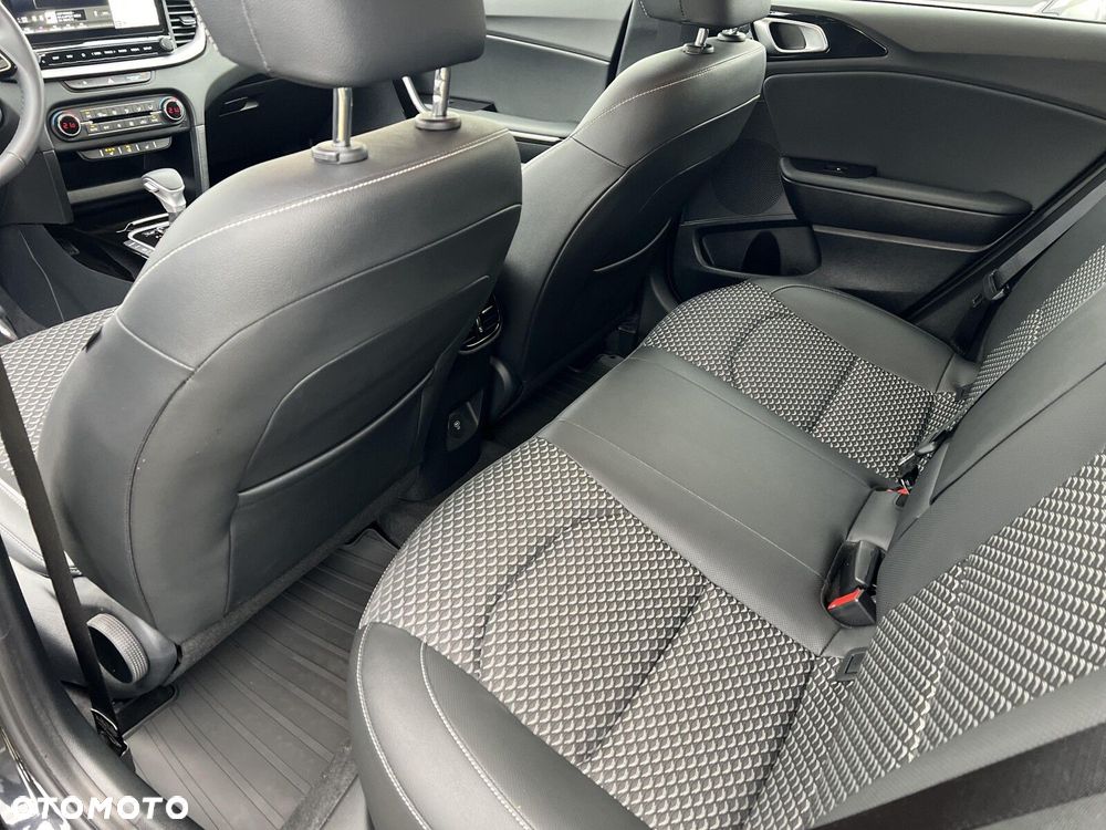 Kia Ceed - 23