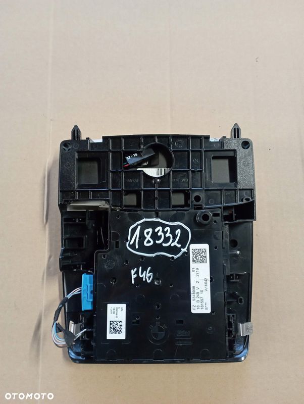 BMW F46 LAMPKA PODSUFITKI 9348998 - 2