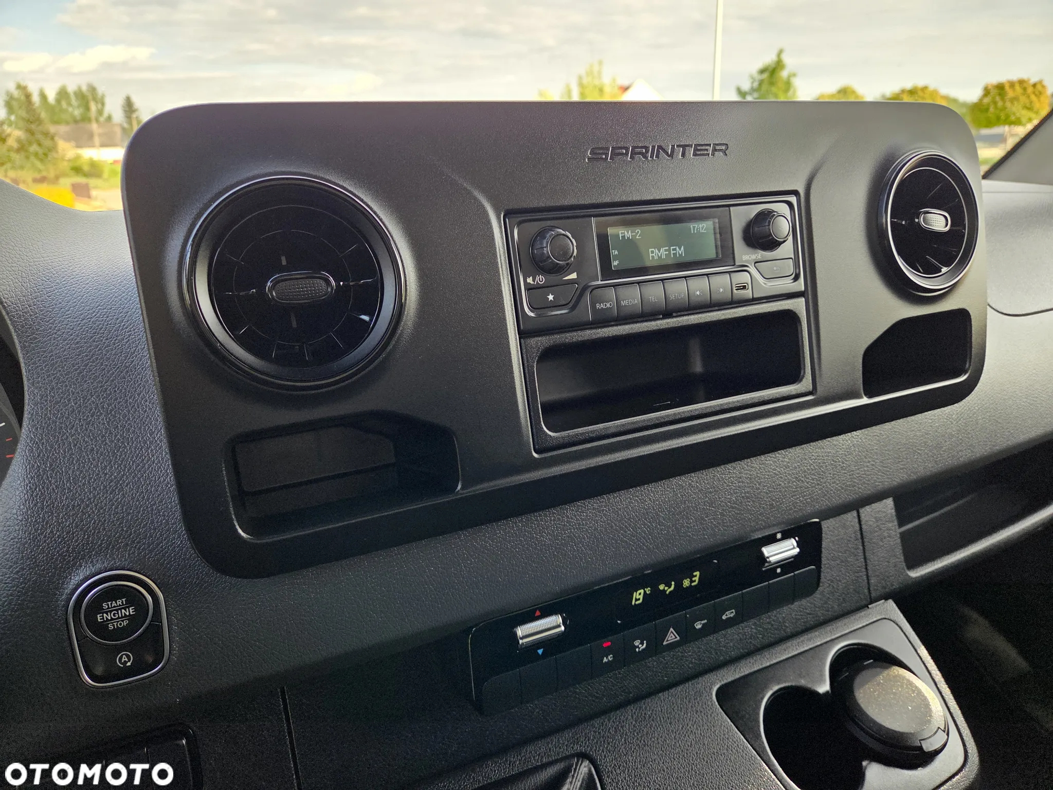Mercedes-Benz Sprinter - 33
