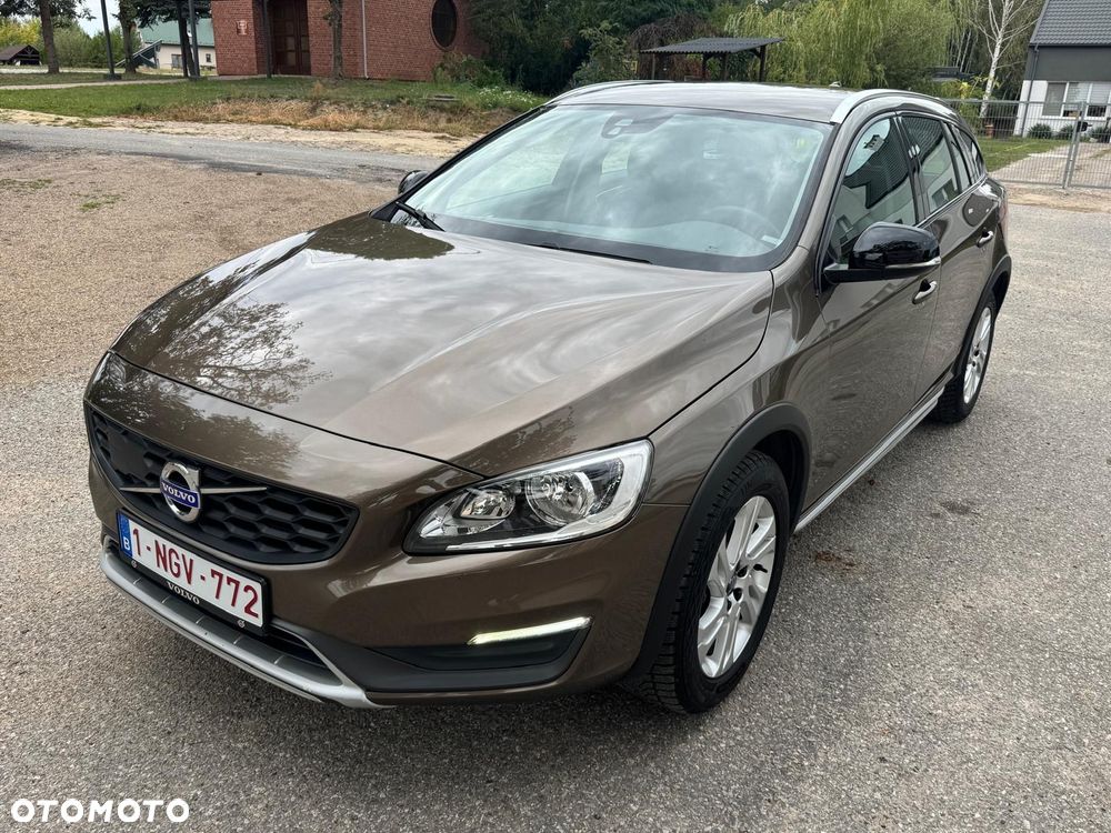 Volvo V60 Cross Country D3 Drive-E Momentum - 2