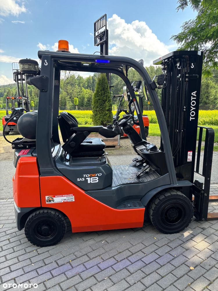 Toyota wózek widłowy 8FGF18 GWARANCJA LPG benzyna triplex możliwa OBROTNICA 44800 NETTO - 1