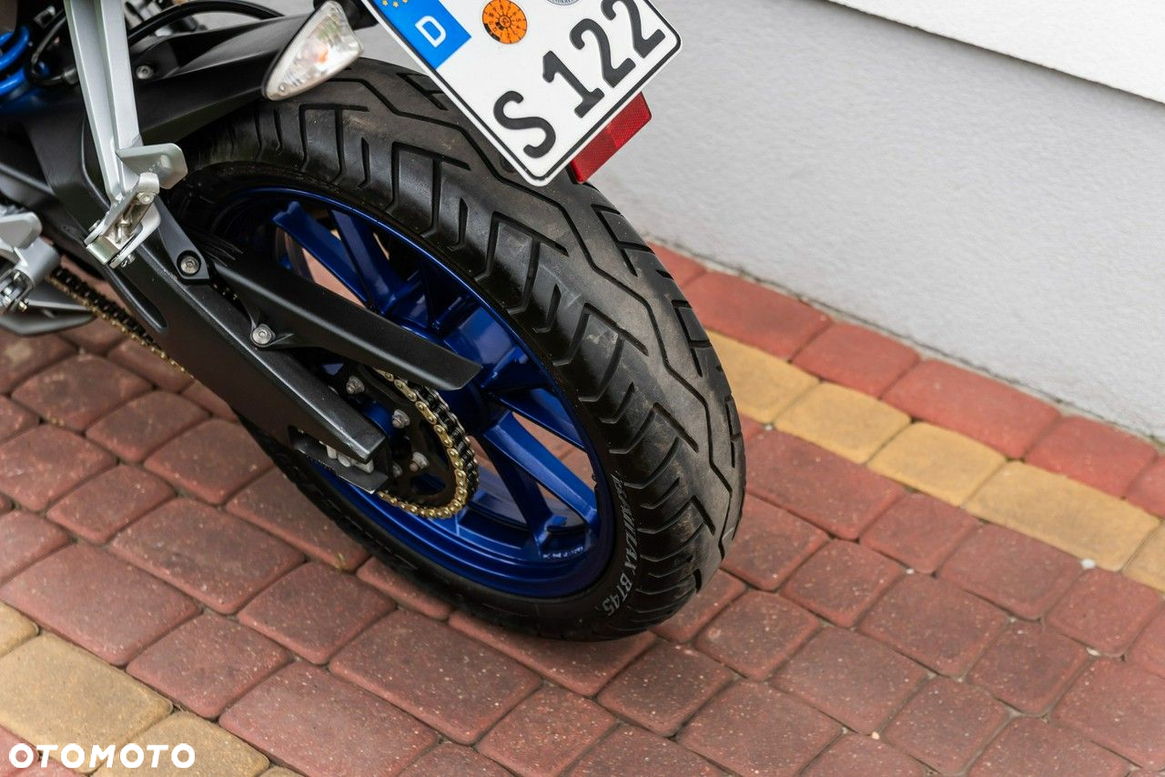 Yamaha MT - 8