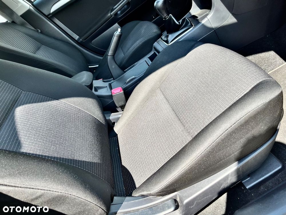 Mitsubishi Lancer 1.5 Invite - 25