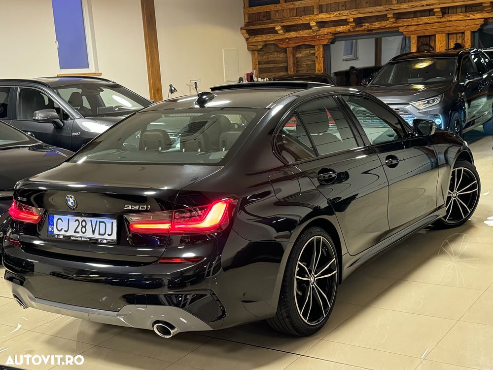 BMW Seria 3 330i xDrive AT - 3