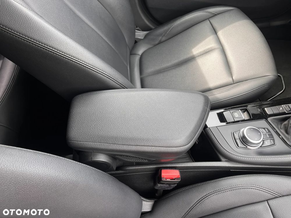 BMW X1 sDrive18i GPF Sport Line - 22