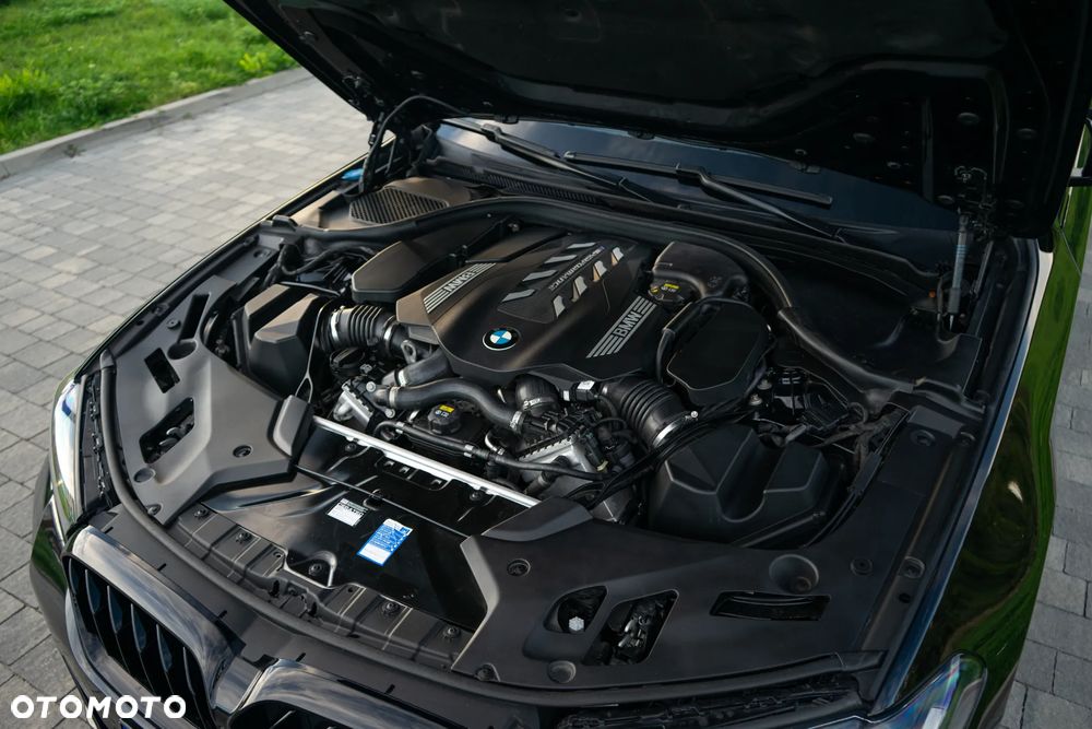 BMW Seria 5 M550i xDrive sport - 16