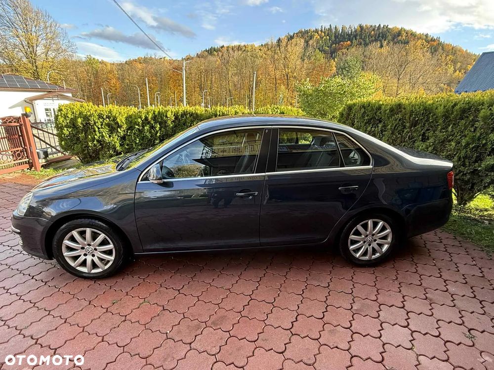 Volkswagen Jetta 1.9 TDI Comfortline - 18