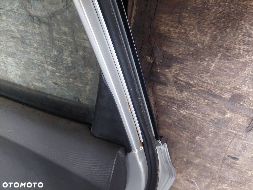 DRZWI KOMPLETNE PRAWY TYŁ KIA CEED I 9S - 14