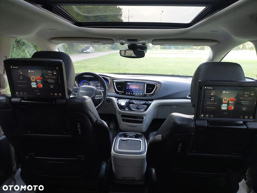 Chrysler Pacifica - 15