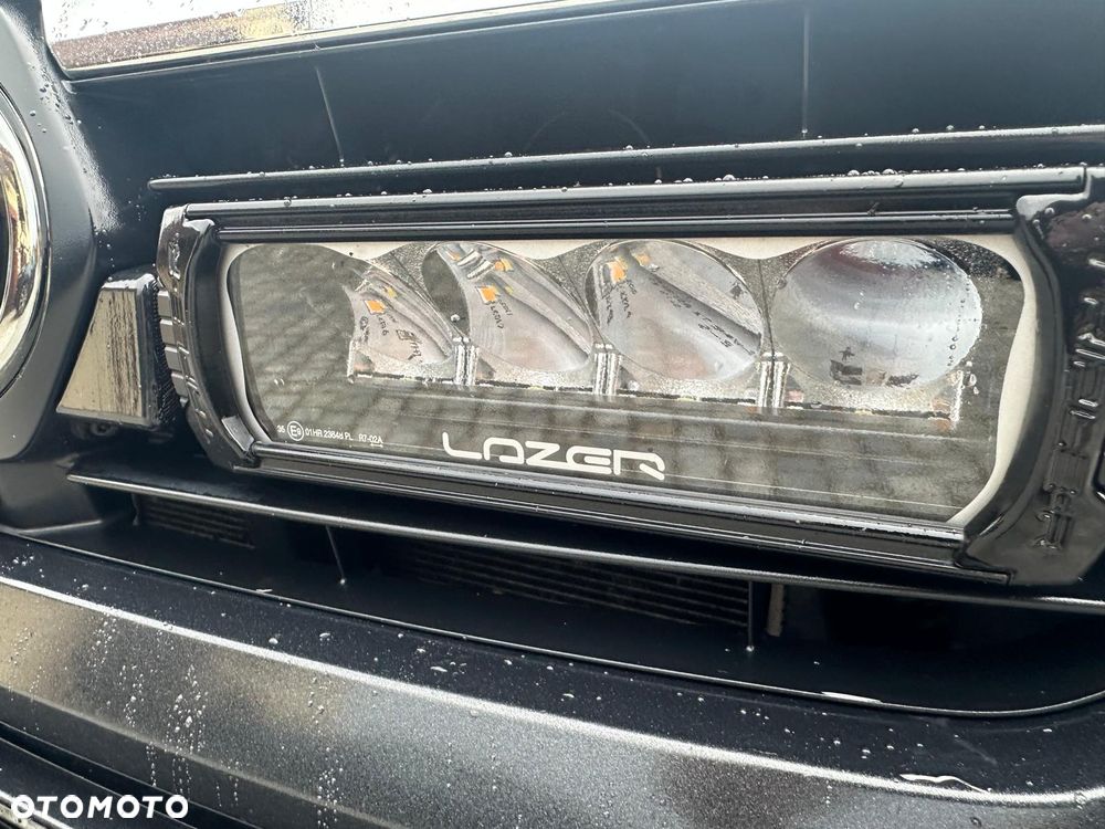 Toyota Hilux 2.8 D-4D Double Cab Invincible Sport 4x4 - 8