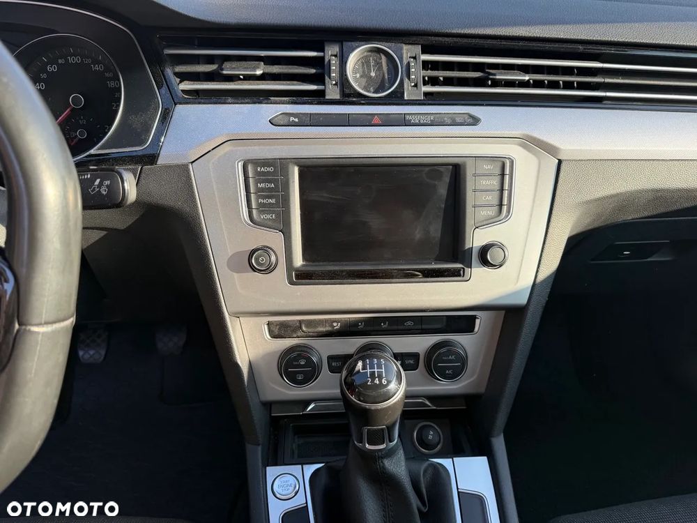 Volkswagen Passat 1.8 TSI BMT Comfortline - 8