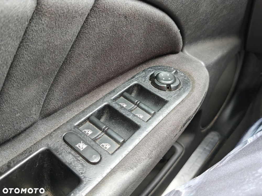 Alfa Romeo 159 1.9 JTDM 16V DPF Distinctive - 20