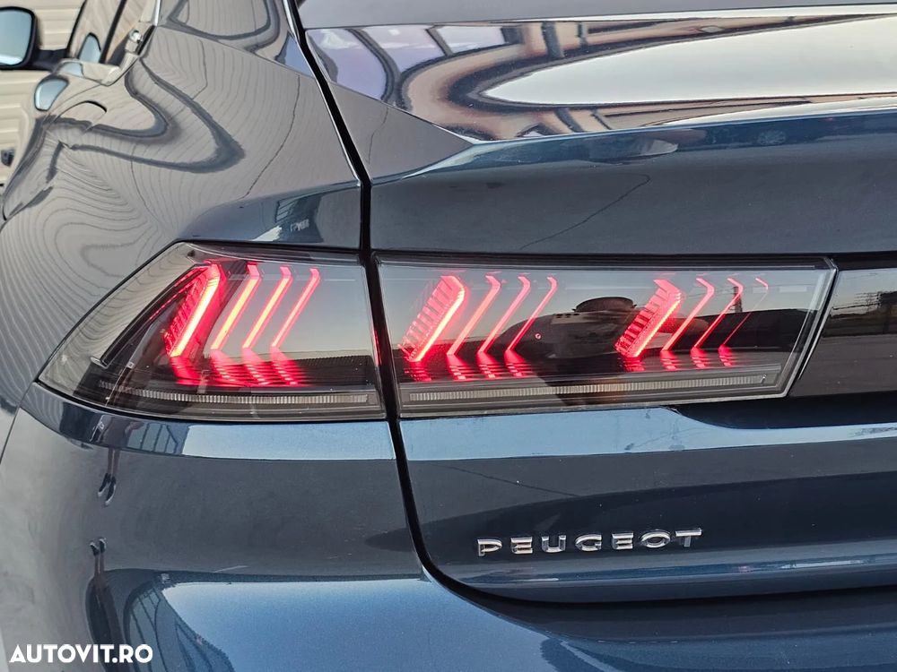 Peugeot 508 Plug-In Hybrid 225 e-EAT8 Allure Pack - 13