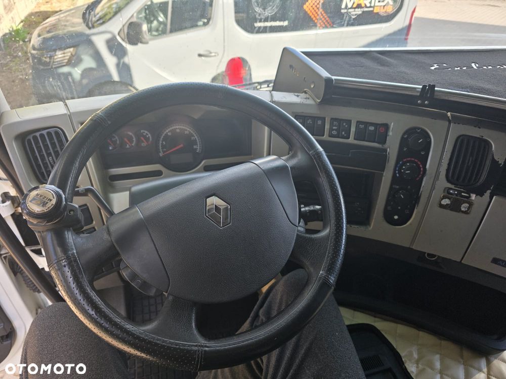 Renault Premium - 2