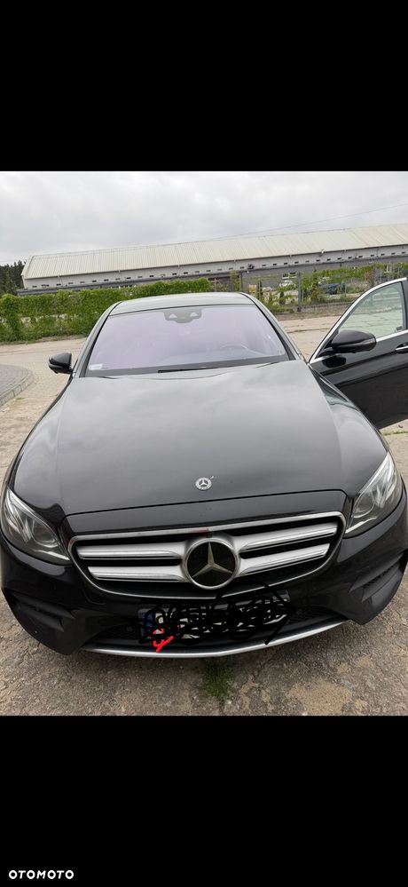 Mercedes-Benz Klasa E 220 d 4-Matic 9G-TRONIC - 2