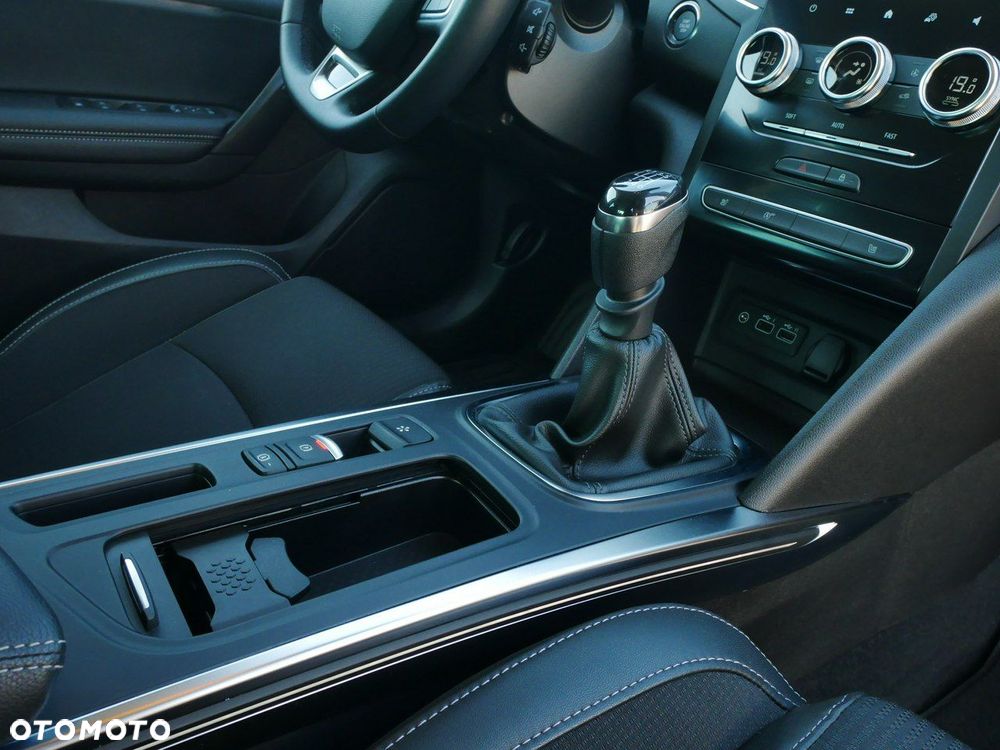 Renault Megane 1.3 TCe Techno - 25