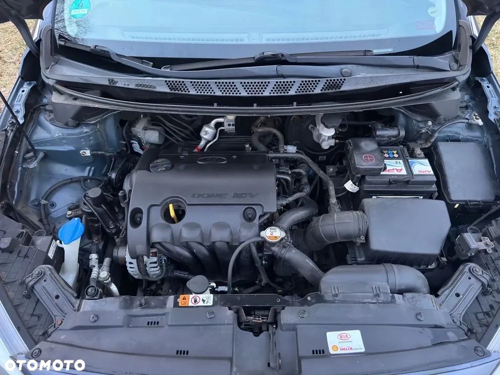 Kia Ceed - 10
