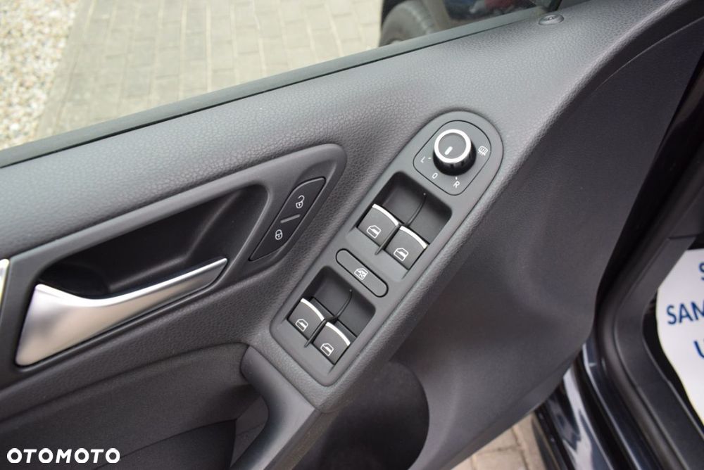 Volkswagen Golf - 17