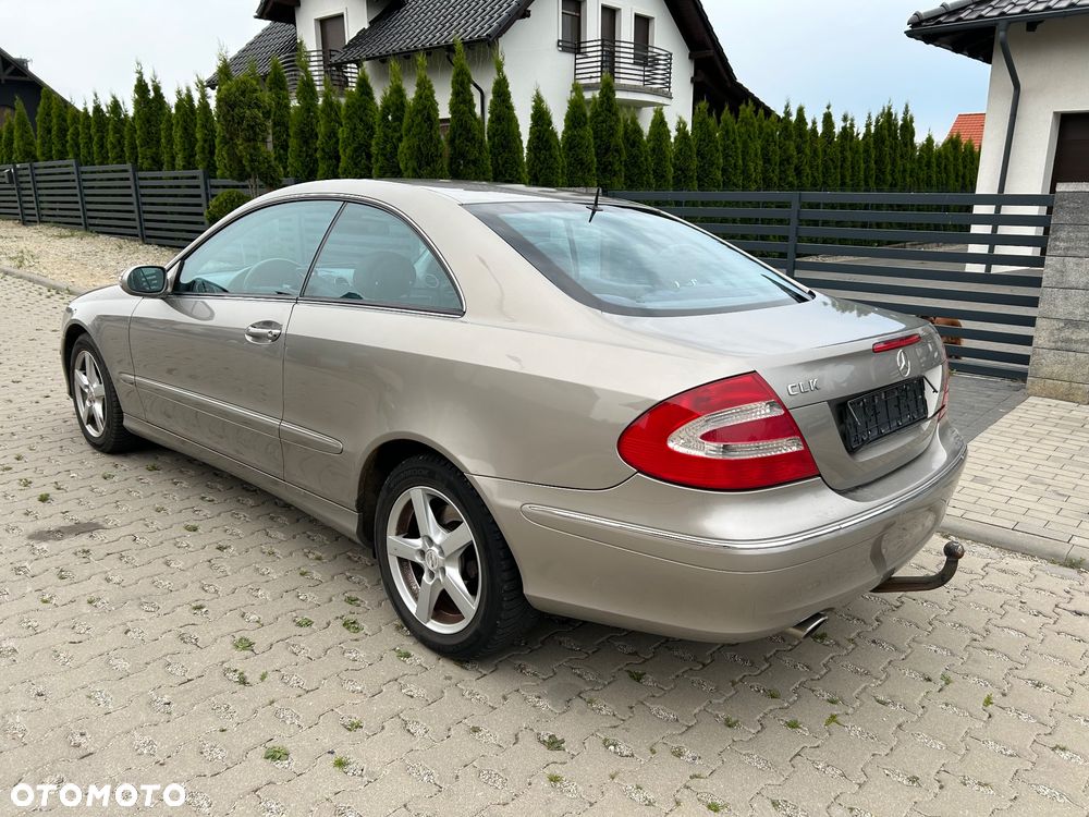 Mercedes-Benz CLK - 4
