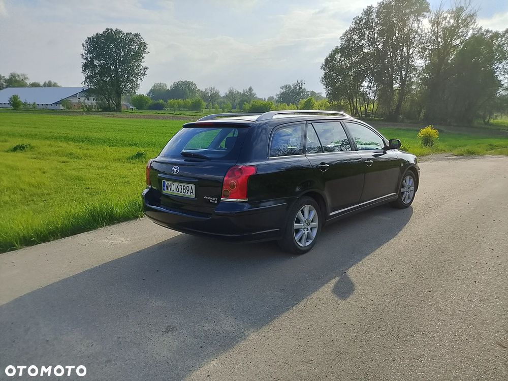 Toyota Avensis 2.0 D-4D Combi - 3