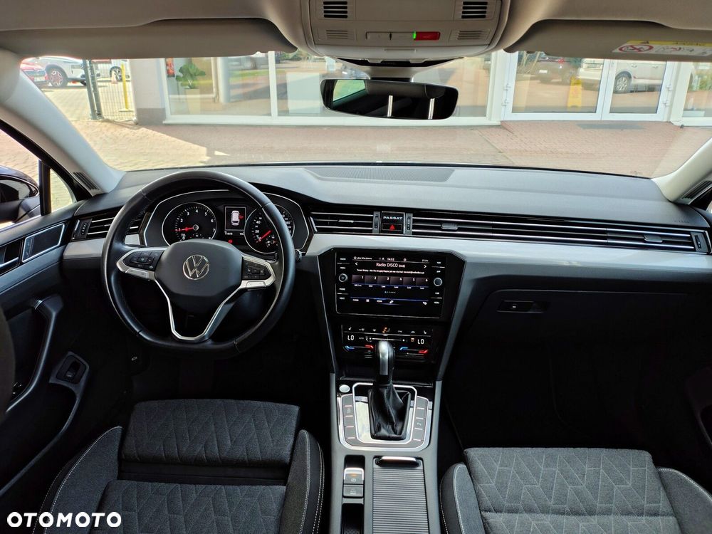Volkswagen Passat - 20