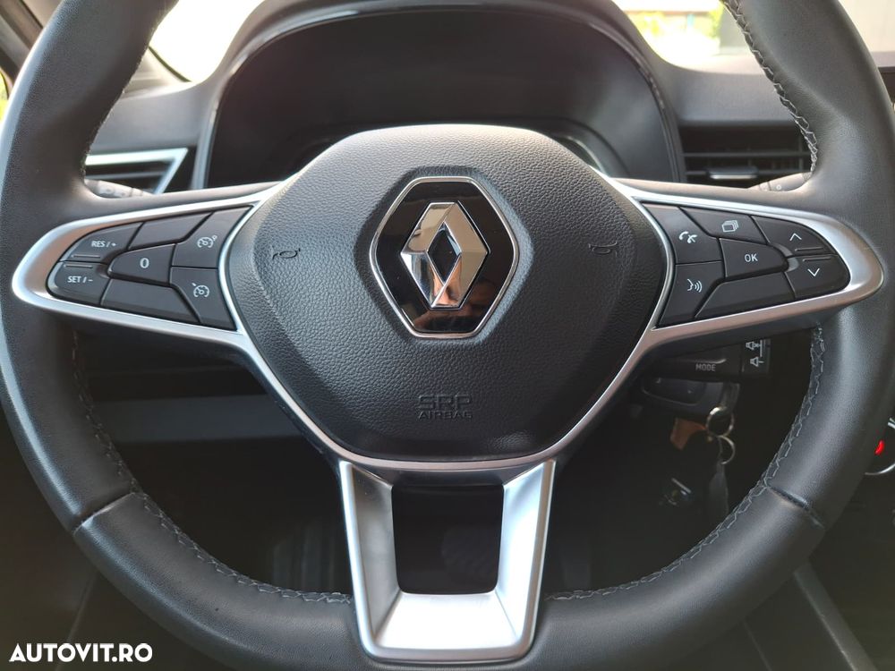 Renault Clio - 25