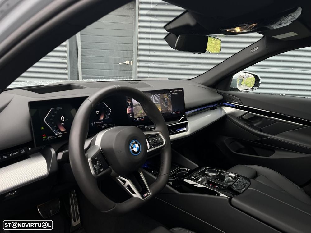 BMW 530 e Pack Desportivo M Pro - 2