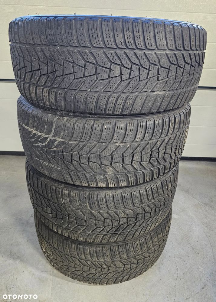 Hankook Winter ICept EVO 3 235/45R18 98V - 1