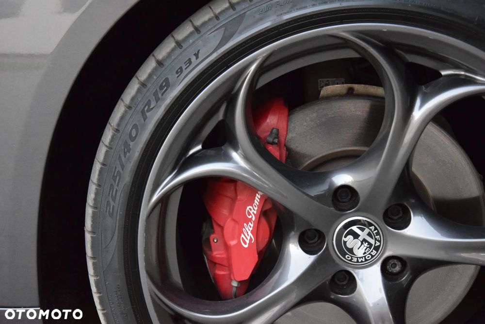Alfa Romeo Giulia 2.0 Turbo 16V AT8 Veloce - 34