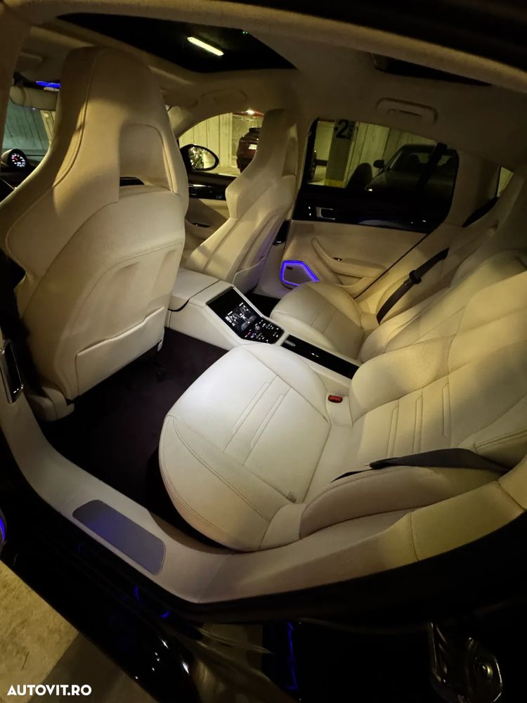 Porsche Panamera Turbo - 11