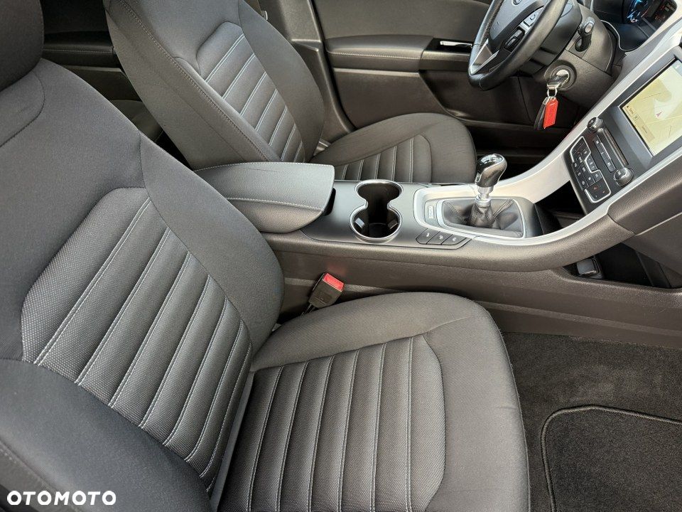 Ford Mondeo SW 2.0 TDCi S&S Titanium - 32