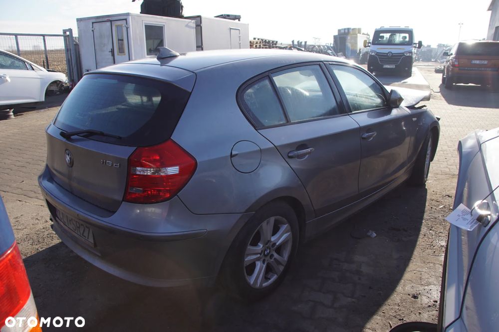 Auto na części - BMW E87 116D Lift 2.0 D 116 KM N47D20 GS6-17DG A52 2010R Silnik Skrzynia Drzwi Błotnik Zderzak Klapa Lampa Klamka Szyba Lusterko Deska Kokpit Sterownik Moduł Czujnik Licznik Panel Kierownica - 7