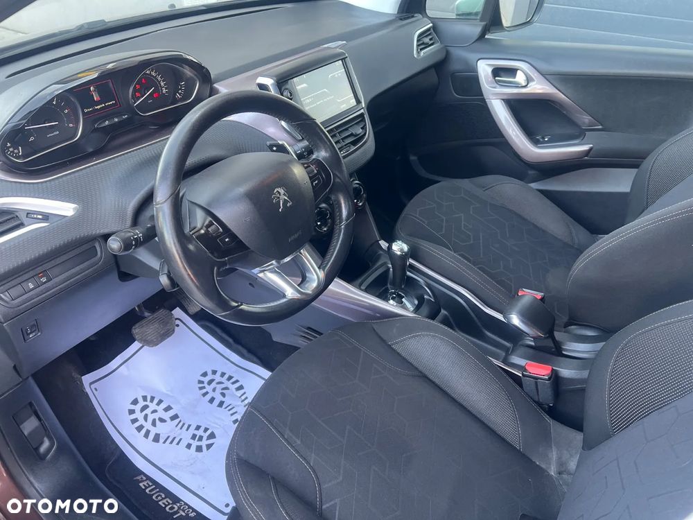 Peugeot 2008 e-HDi FAP 92 EGS6 STOP & START Allure - 17