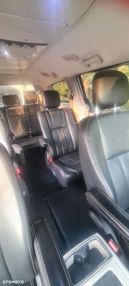 Chrysler Town & Country 3.6 Touring - 24