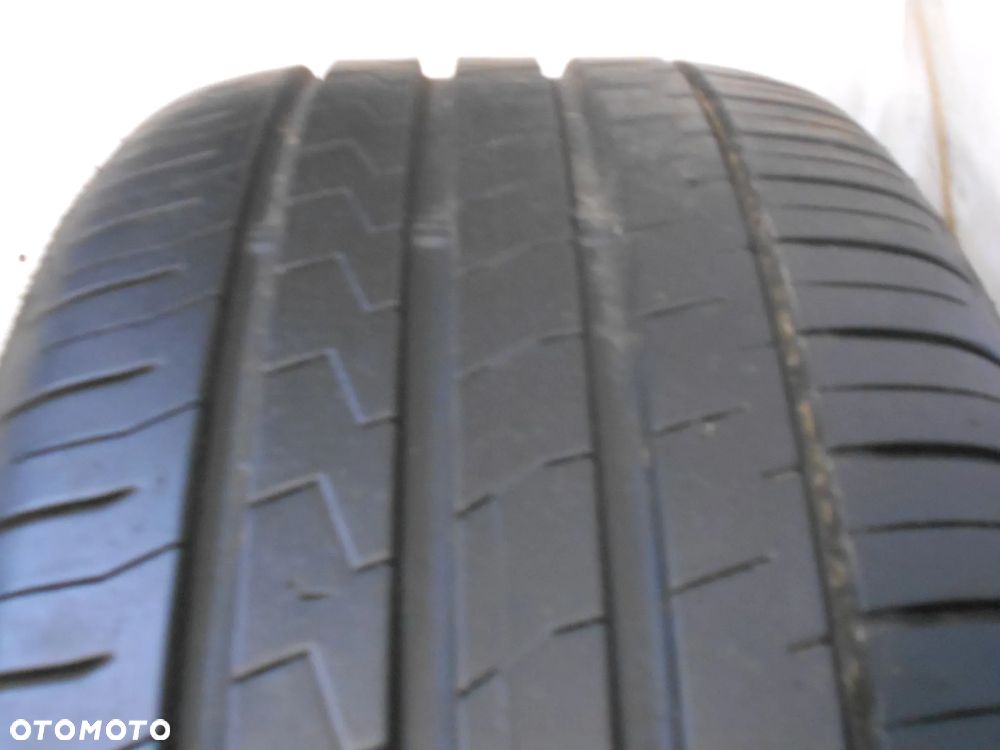 OPONA POJEDYNKA 215/50R17 FALKEN ZIEX ZE310 DOT 0321 7.2MM - 2