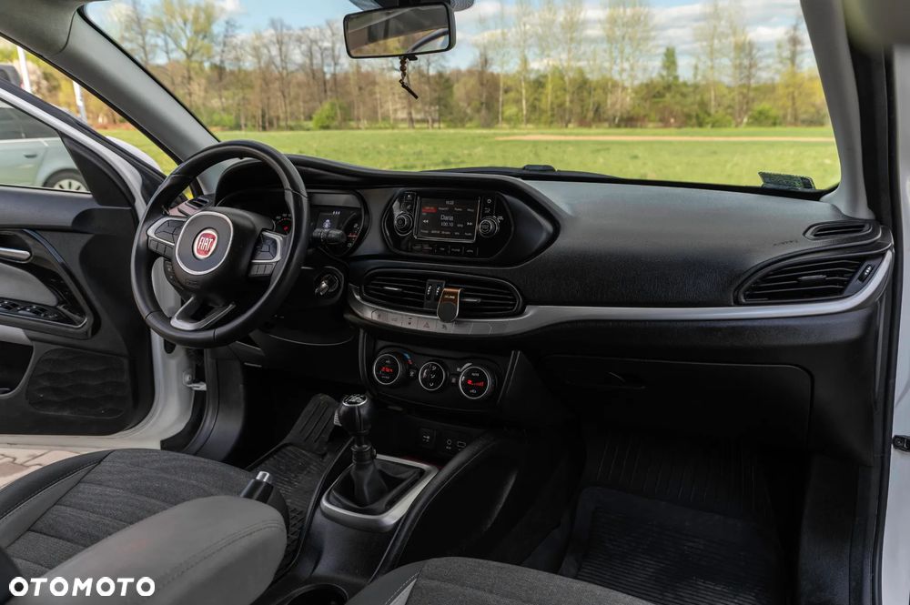 Fiat Tipo 1.4 16v Easy - 28