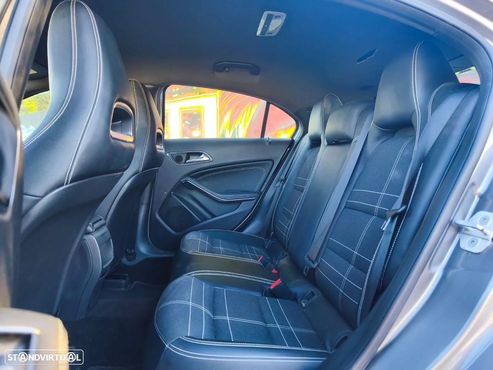 Mercedes-Benz A 180 CDI (BlueEFFICIENCY) Urban - 4