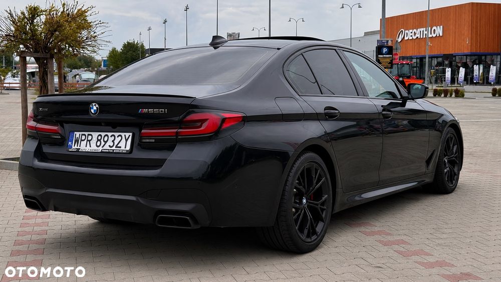 BMW Seria 5 M550i xDrive sport - 7