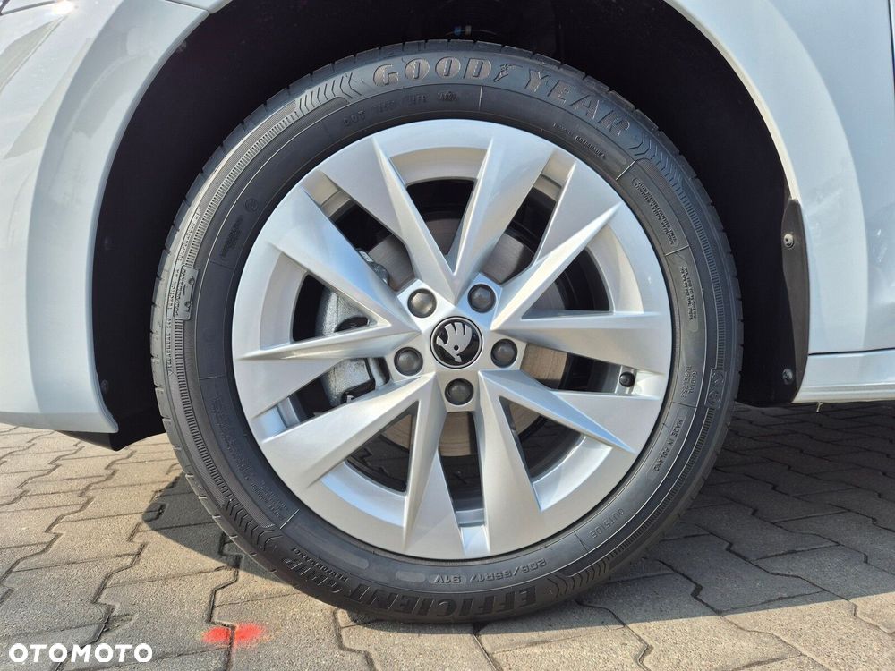 Skoda Octavia 2.0 TDI Edition 130 Selection DSG - 10