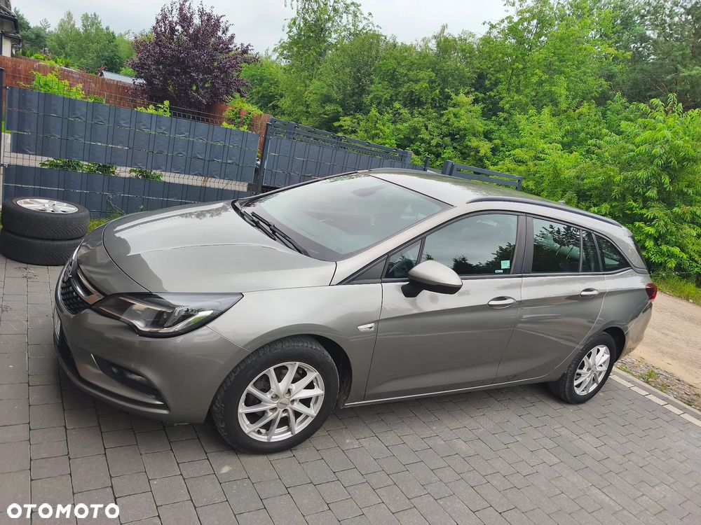 Opel Astra 1.6 CDTI Sport - 1