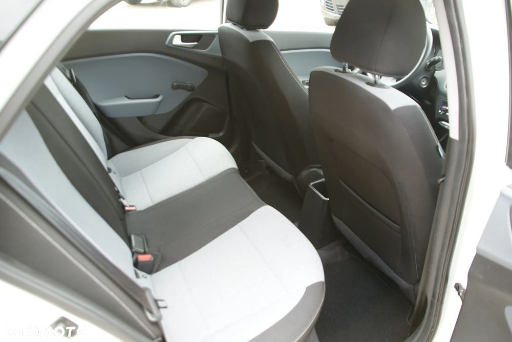 Hyundai i20 - 11
