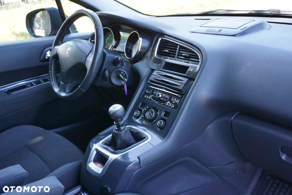 Peugeot 5008 - 16